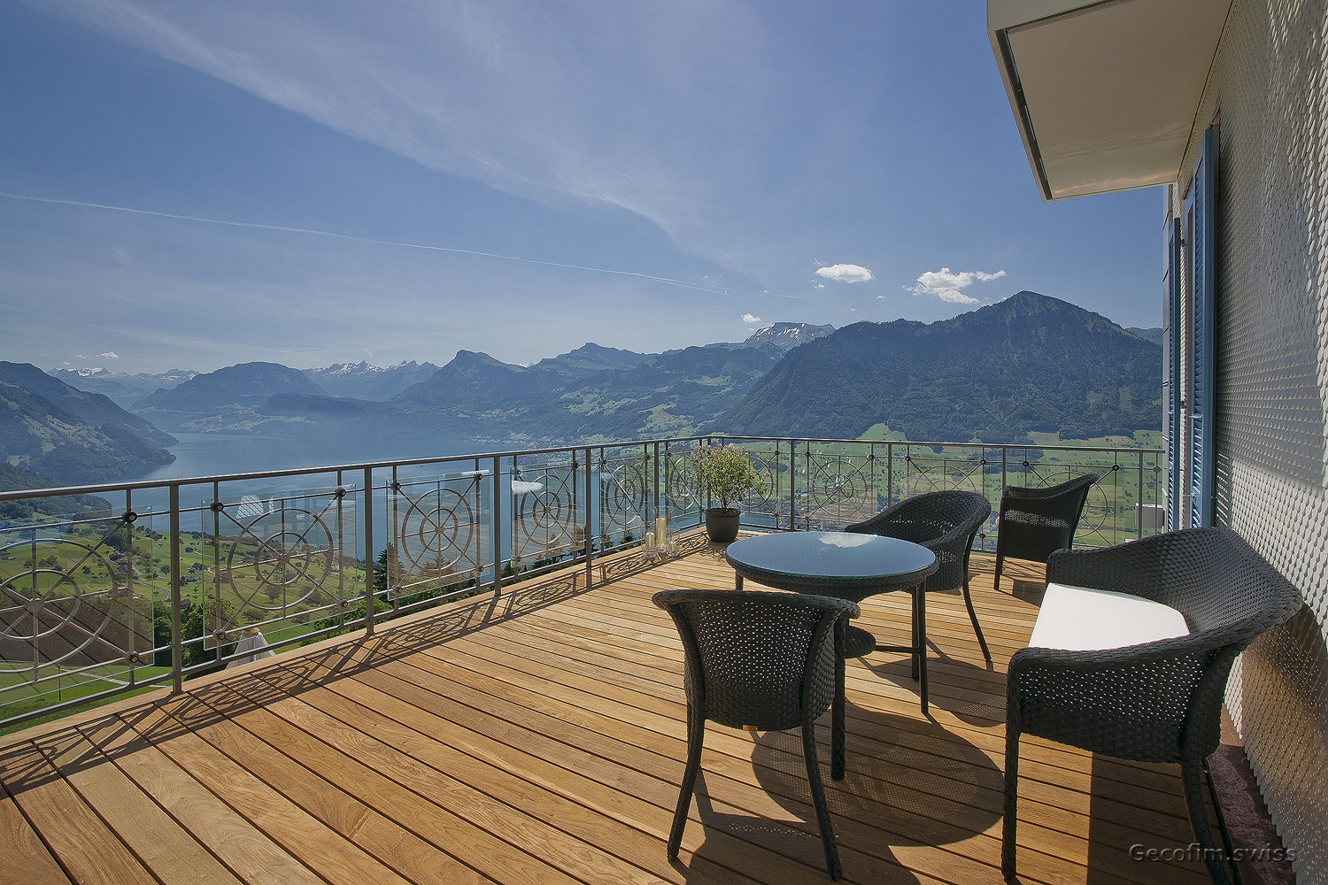 Продажа недвижимости в швейцарии сколько стоит домик на кипре